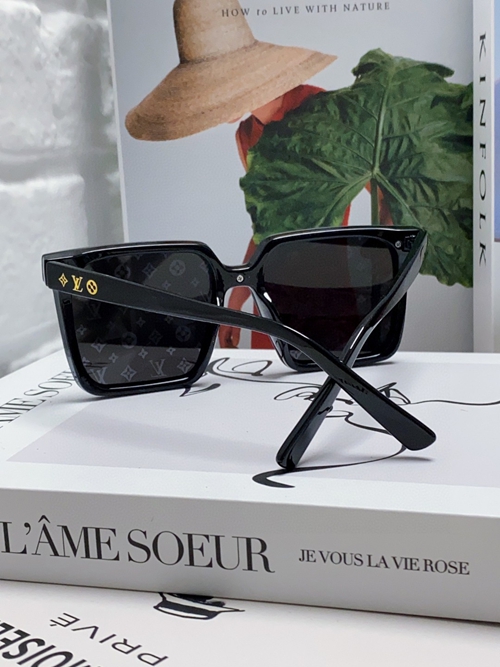 ルイヴィトンサングラス側面デザイン